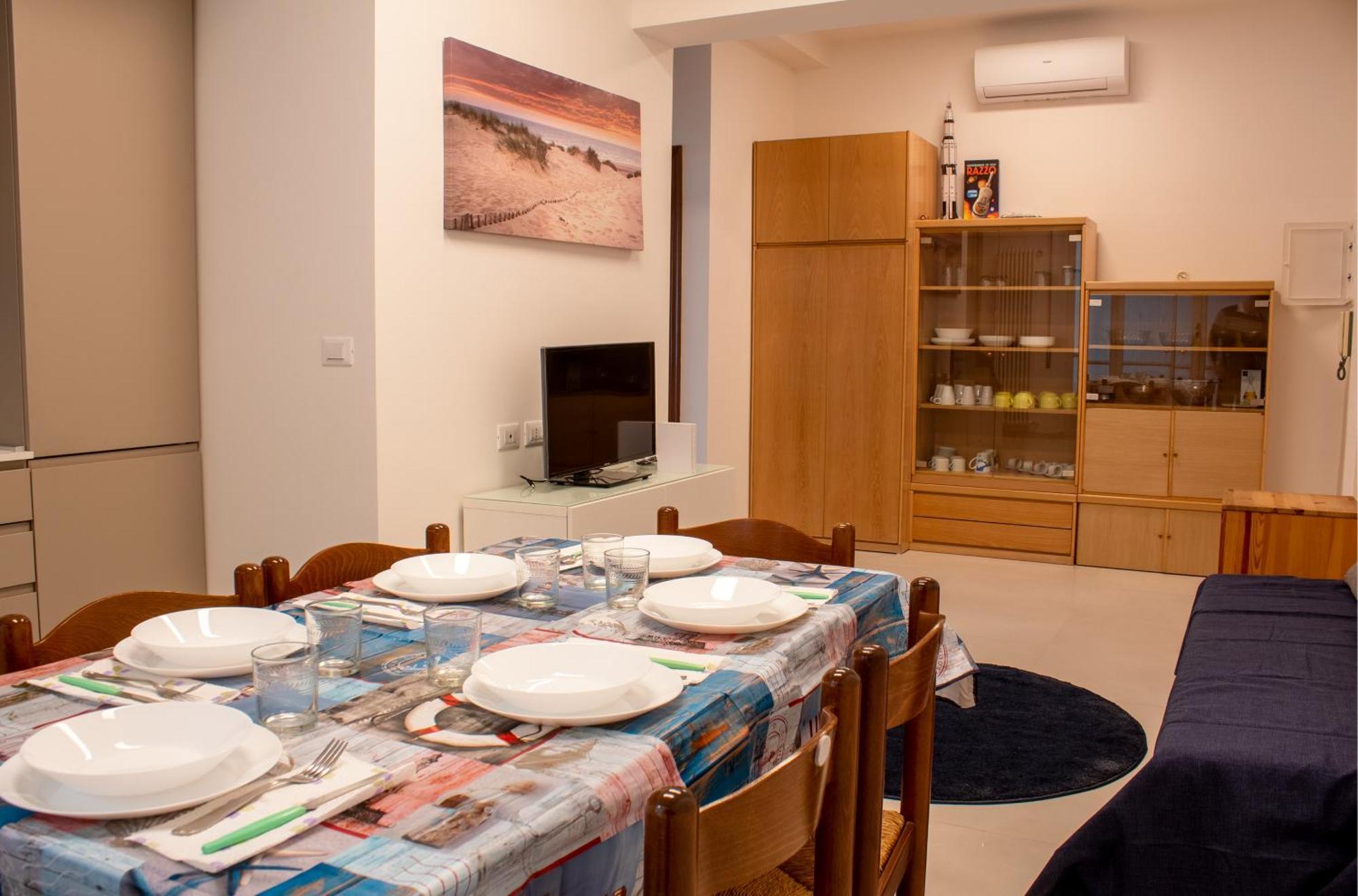 Apartamento 100 Metri Dal Mare Relax A Due Passi Dal Centro Finale Ligure Exterior foto